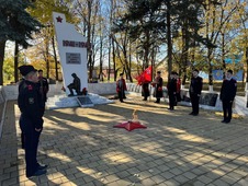 Памятник с Вечным огнем в хуторе Лосево Краснодарского края