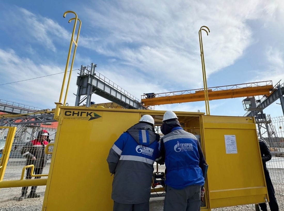 Специалисты АО «Газпром газораспределение Дальний Восток» проводят технический осмотр газорегуляторного пункта